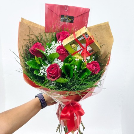 Buquê 5 Rosas Vermelhas Ferrero: Amor, Doçura e Presente Inesquecível!