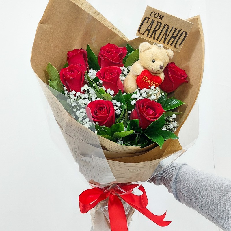 Buquê Rosas Ursinho Plaquinha: Amor, Paixão e Fofura em Presente!