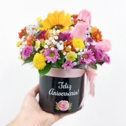 Box Flores Aniversário: Presente Alegre, Vibrante e Personalizado!